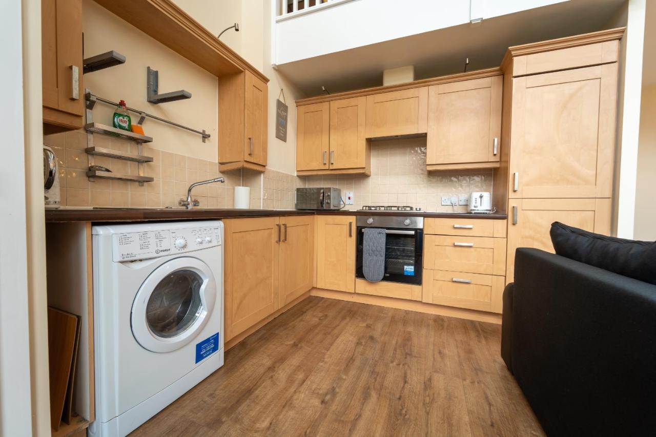 Luxury 2 Bed Apartment - Near Heathrow, Legoland, Windsor Slough Kültér fotó