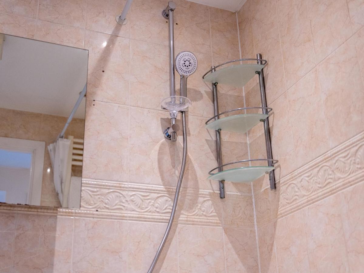 Luxury 2 Bed Apartment - Near Heathrow, Legoland, Windsor Slough Kültér fotó