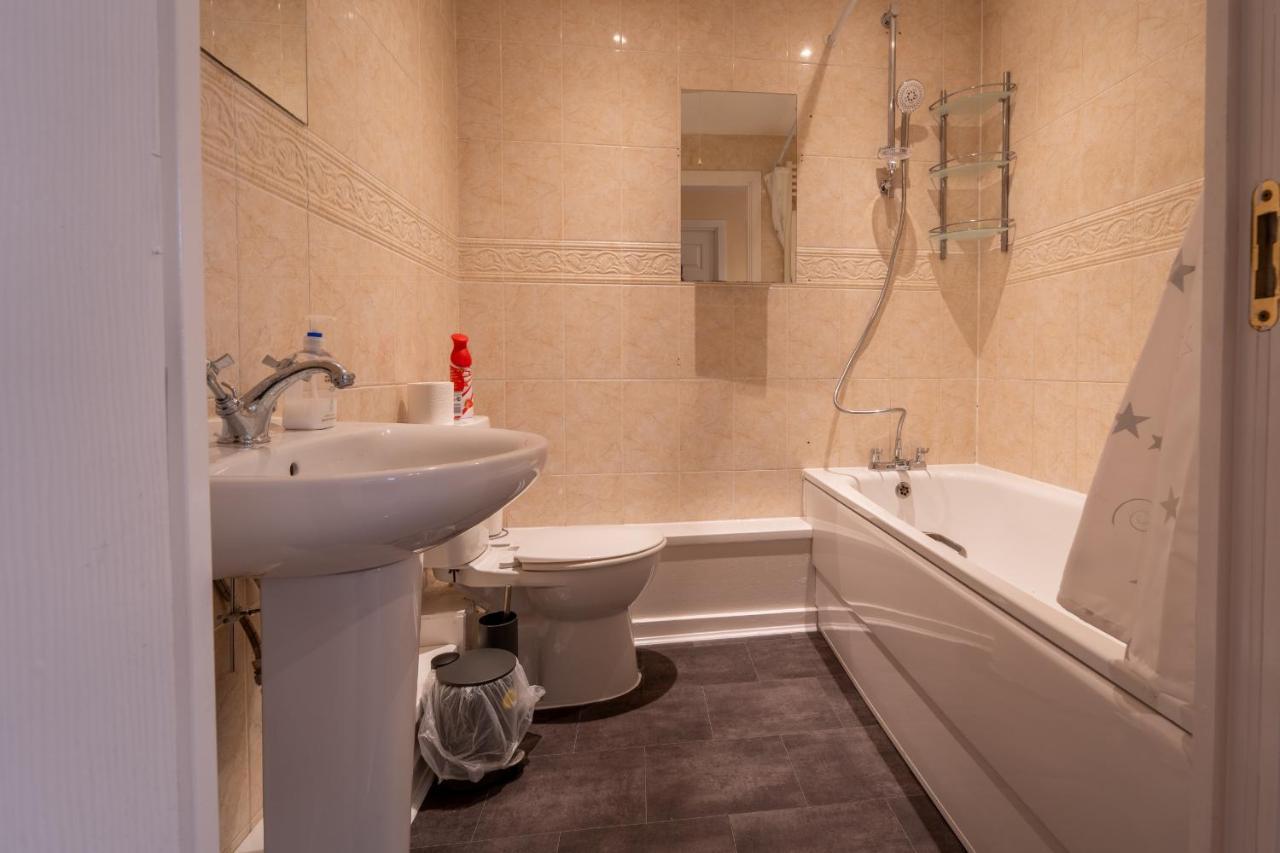 Luxury 2 Bed Apartment - Near Heathrow, Legoland, Windsor Slough Kültér fotó