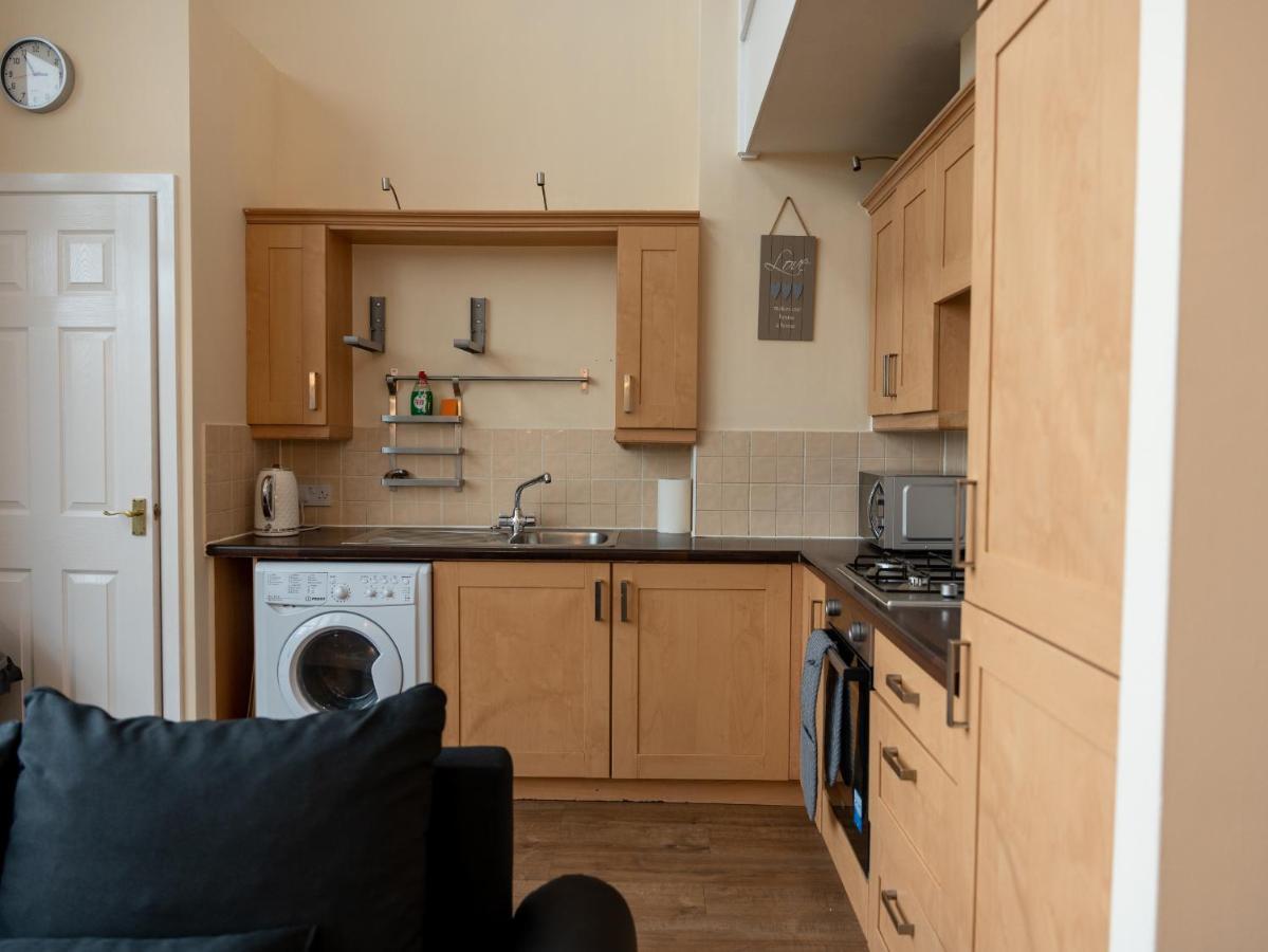 Luxury 2 Bed Apartment - Near Heathrow, Legoland, Windsor Slough Kültér fotó