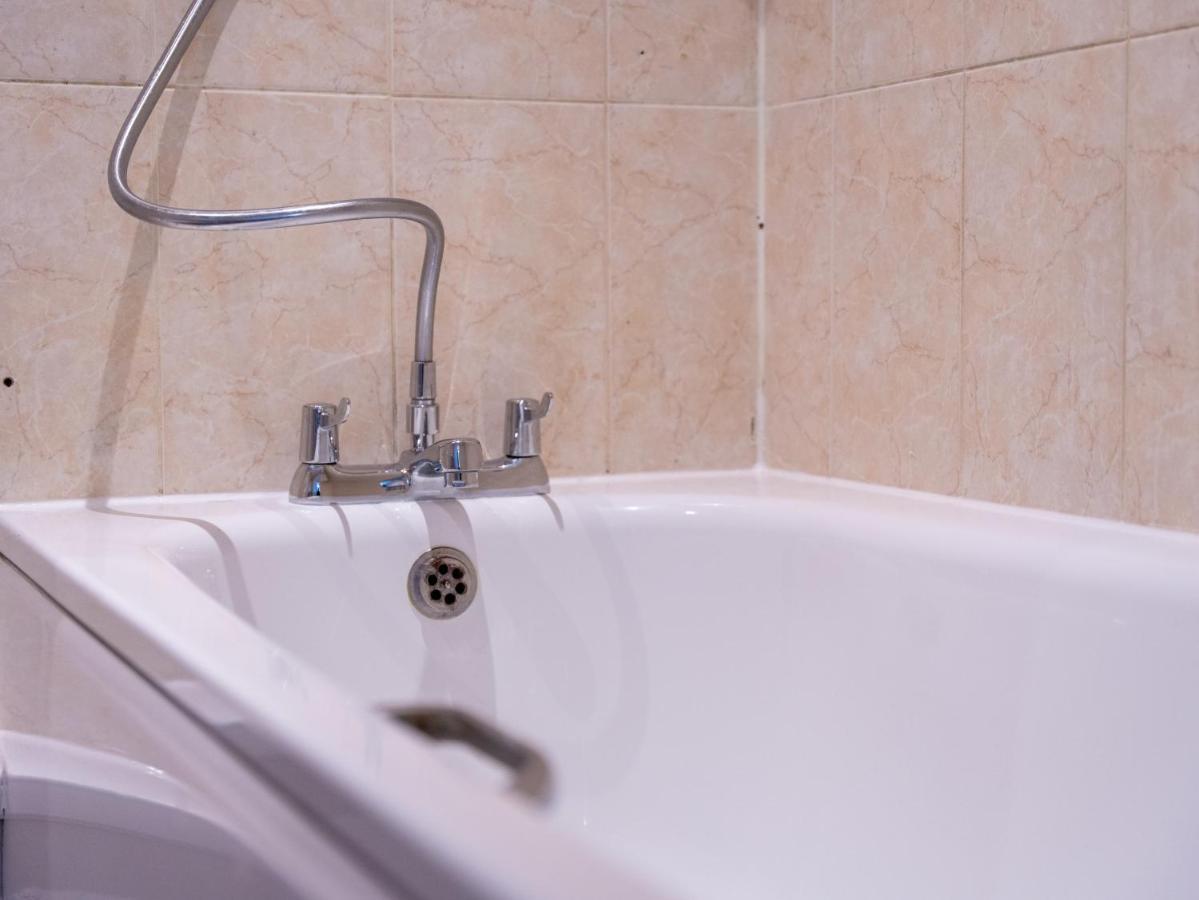 Luxury 2 Bed Apartment - Near Heathrow, Legoland, Windsor Slough Kültér fotó