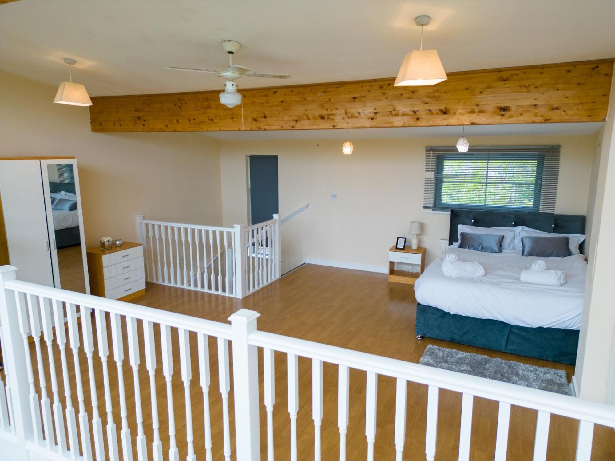 Luxury 2 Bed Apartment - Near Heathrow, Legoland, Windsor Slough Kültér fotó