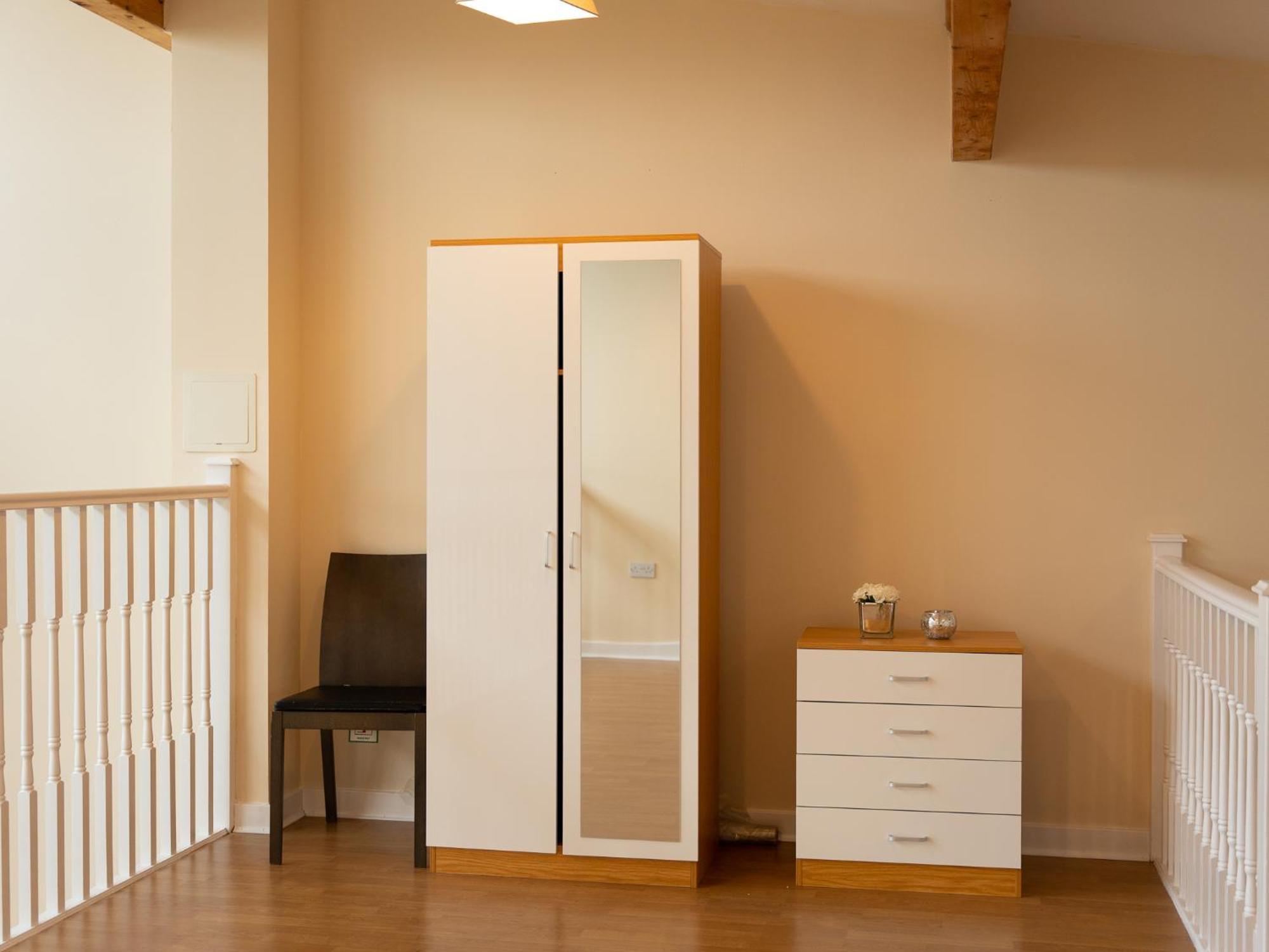 Luxury 2 Bed Apartment - Near Heathrow, Legoland, Windsor Slough Kültér fotó