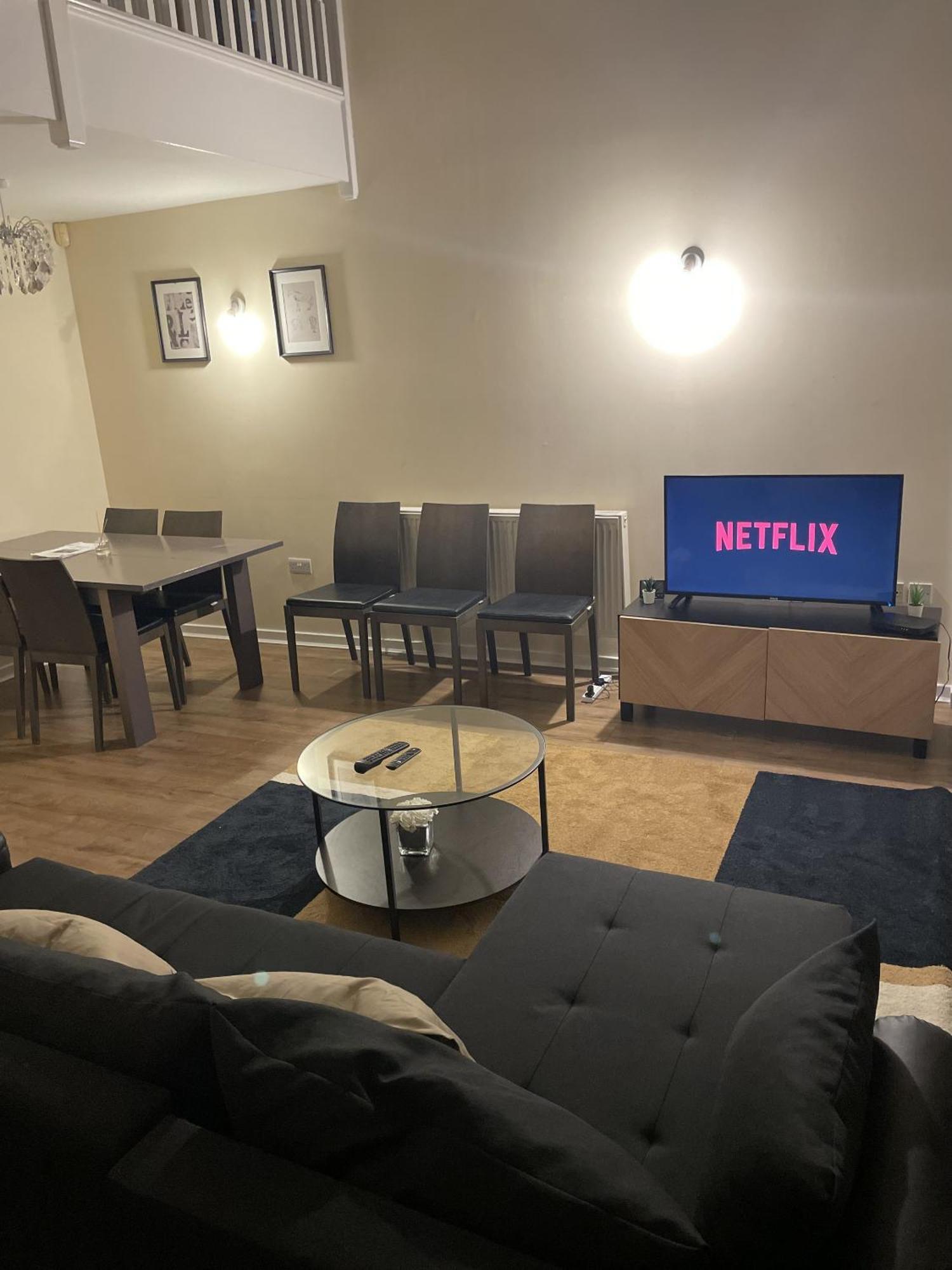 Luxury 2 Bed Apartment - Near Heathrow, Legoland, Windsor Slough Kültér fotó