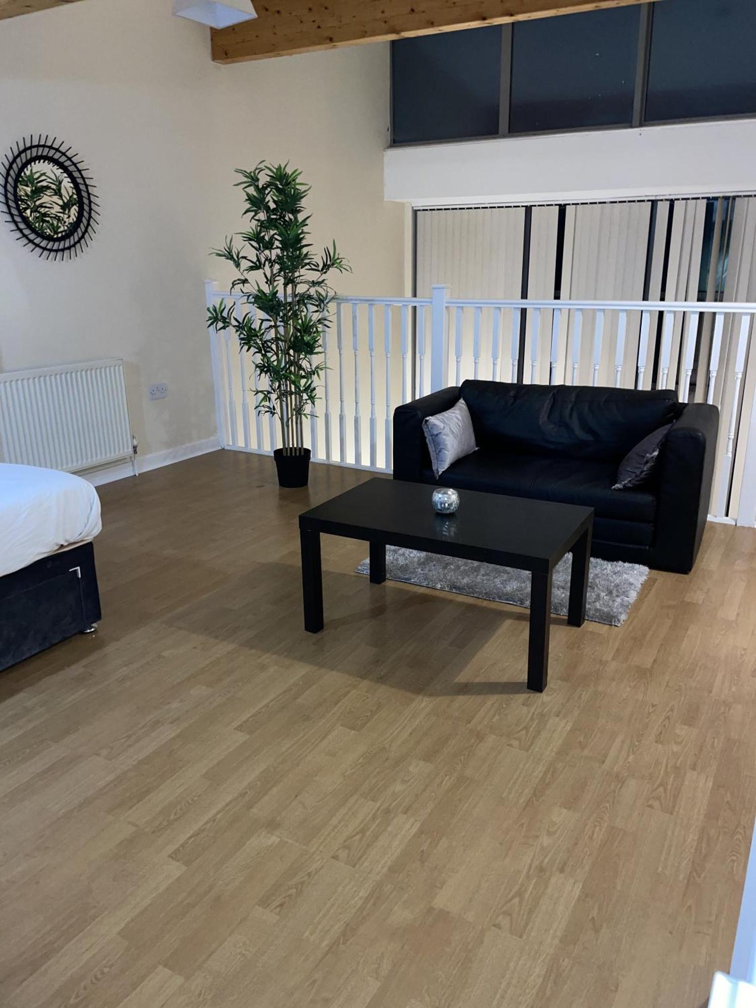 Luxury 2 Bed Apartment - Near Heathrow, Legoland, Windsor Slough Kültér fotó