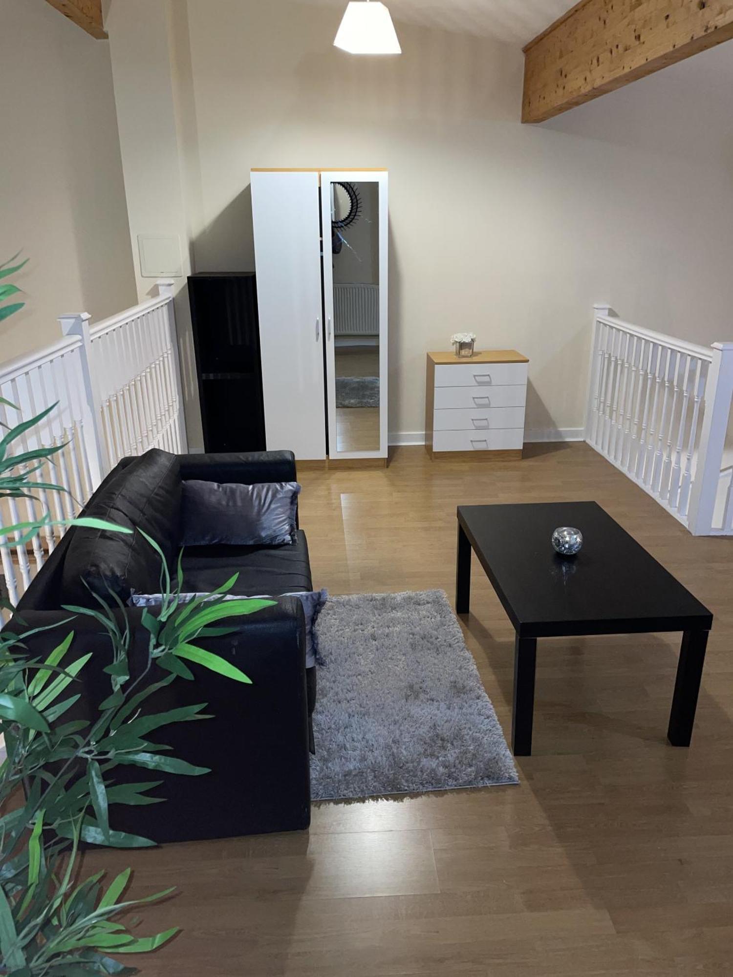 Luxury 2 Bed Apartment - Near Heathrow, Legoland, Windsor Slough Kültér fotó